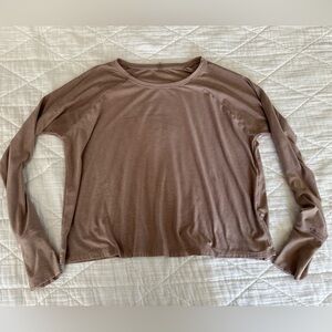 Beyond Yoga women’s chai featherweight long sleeve t-shirt size S